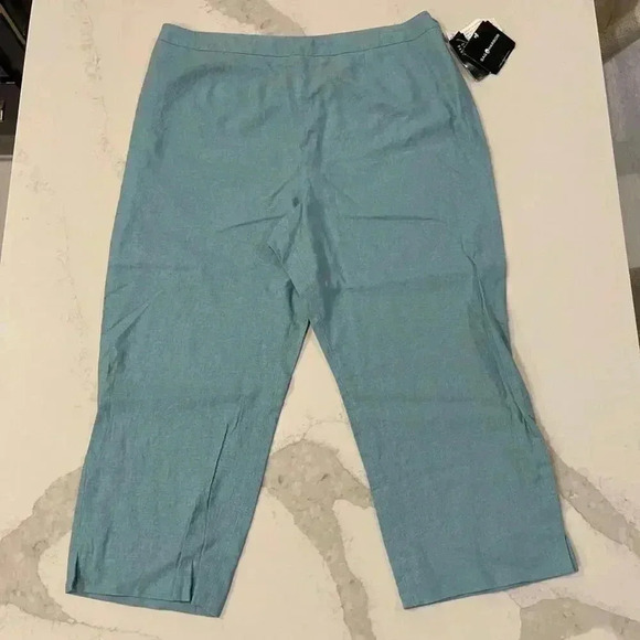Sag Harbor NWT Women's 18 Linen Blend Cropped Pants Blue Zipper/Button Vacation - Picture 1 of 6